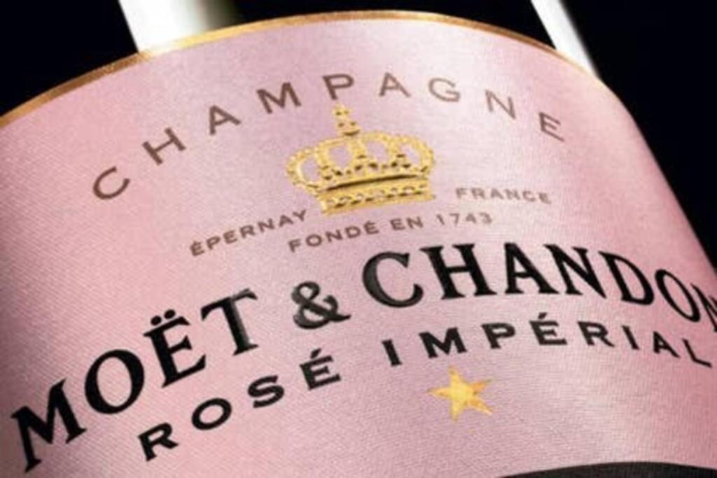 Suite Premium Le Figaro 2 Épernay Exteriér fotografie